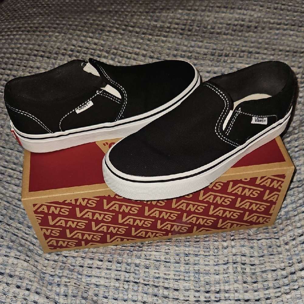 EUC Vans Black and White Slip-On Shoes